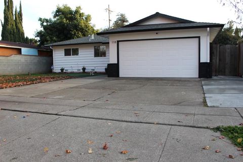 Photo of 118 Azucar Avenue, San Jose, CA 95111 (MLS # ML82029609)