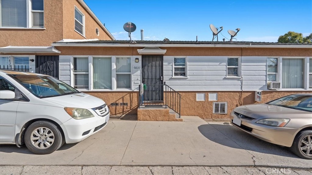 7831 S Normandie