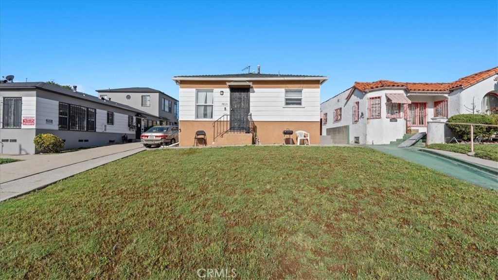 7831 S Normandie