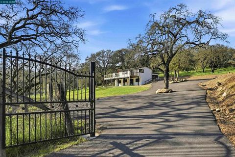 2087 1st Ave Napa CA 94558