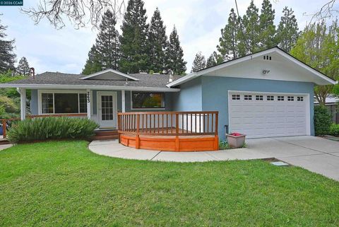 Photo of 263 Croyden Dr Dr, Pleasant Hill, CA 94523 (MLS # 41129215)