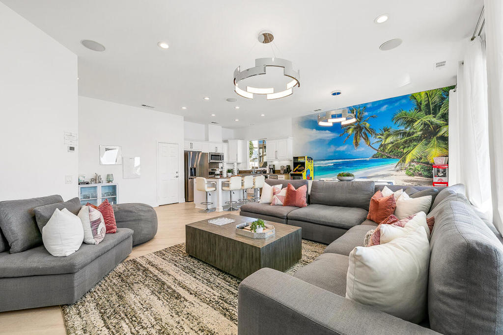 84297 Canzone Drive