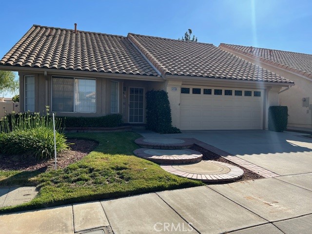 Tivoli Plan on Golf Course - Senior Community you must be 55 or older to live here - Call for appointment to view home.
Two bedroom, two bath with den - laminate flooring on the Golf Course - vehicles must be parked in garage at night, two care garage
Great place to live.