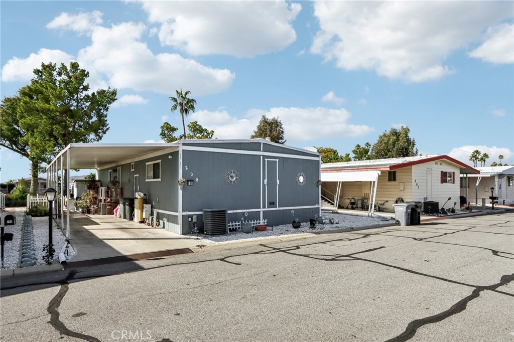 5001 W Florida 208