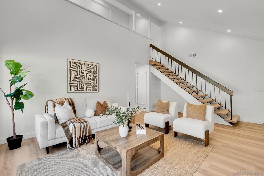 1360 Cerritos Ct