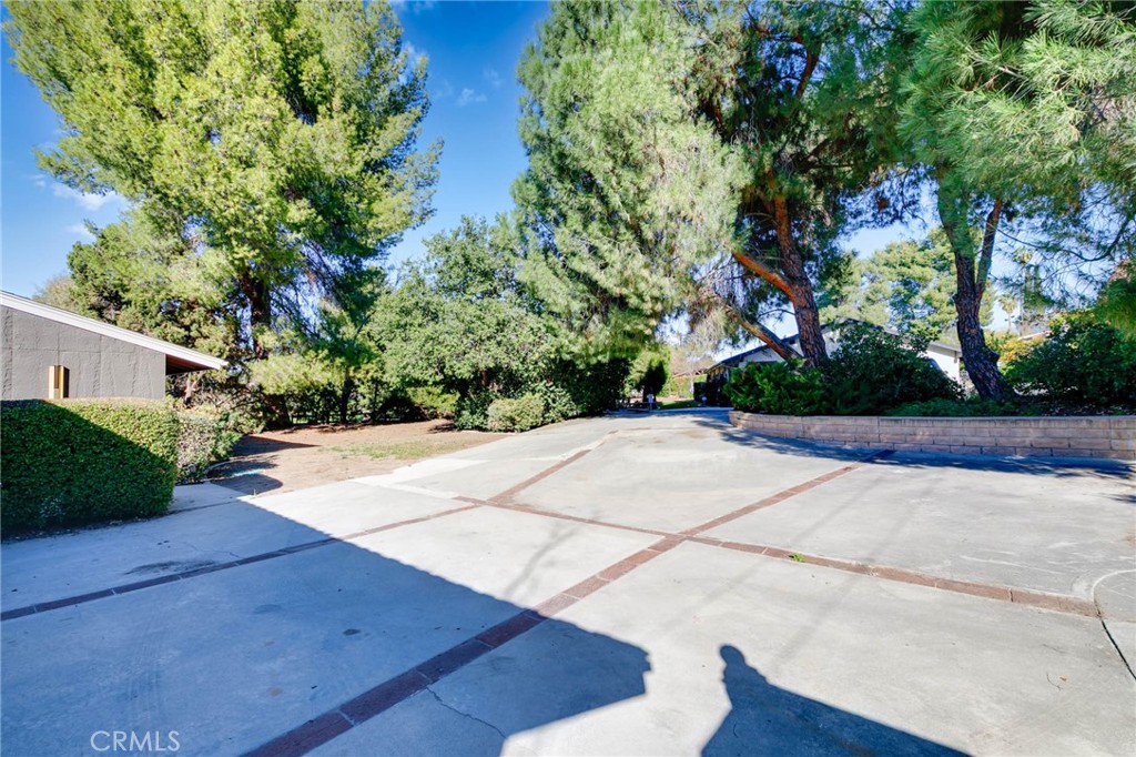 27411 Santa Fe Street