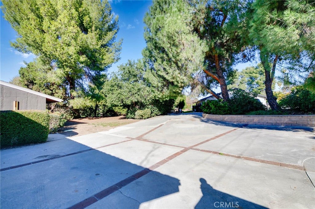 27411 Santa Fe Street