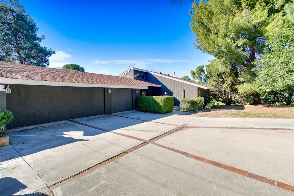 27411 Santa Fe Street