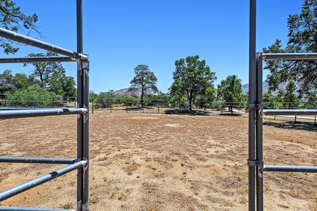 62950 Pinyon Drive