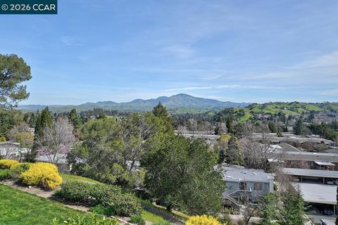 Photo of 2589 2589 Pine Knoll Dr Dr #5, Walnut Creek, CA 94595 (MLS # 41125209)