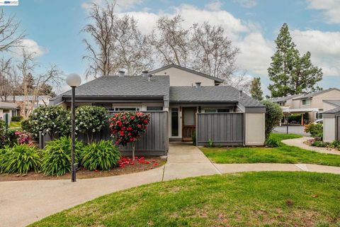 Photo of 1355 Kenwal Rd Rd #Apt A, Concord, CA 94521 (MLS # 41131183)