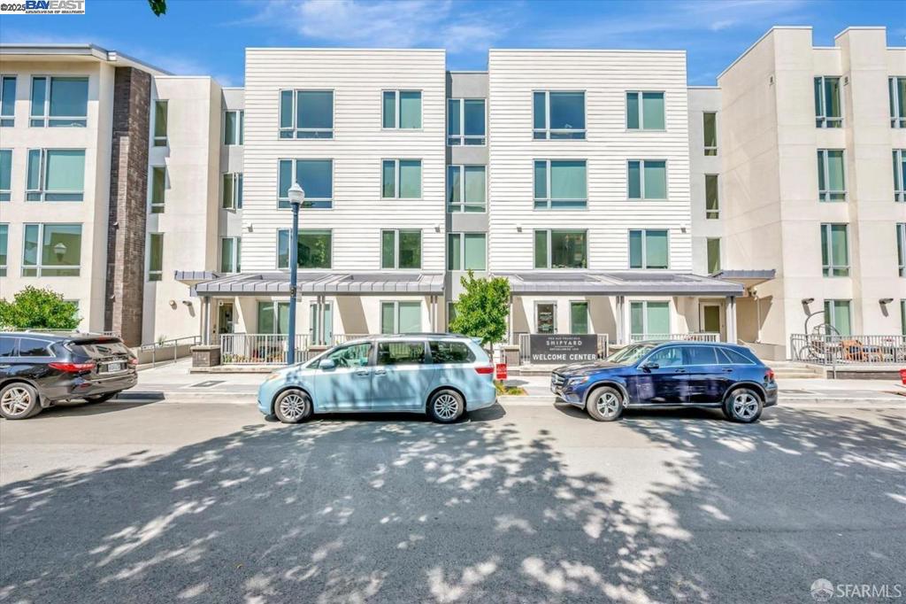 Welcome to your beautiful Condo at the Shipyard in San Fransisco! Two bedroom, two bath overlooking Hunters point.
