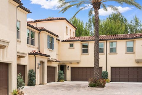 Photo of 220 Finch, Lake Forest, CA 92630 (MLS # OC26129879)