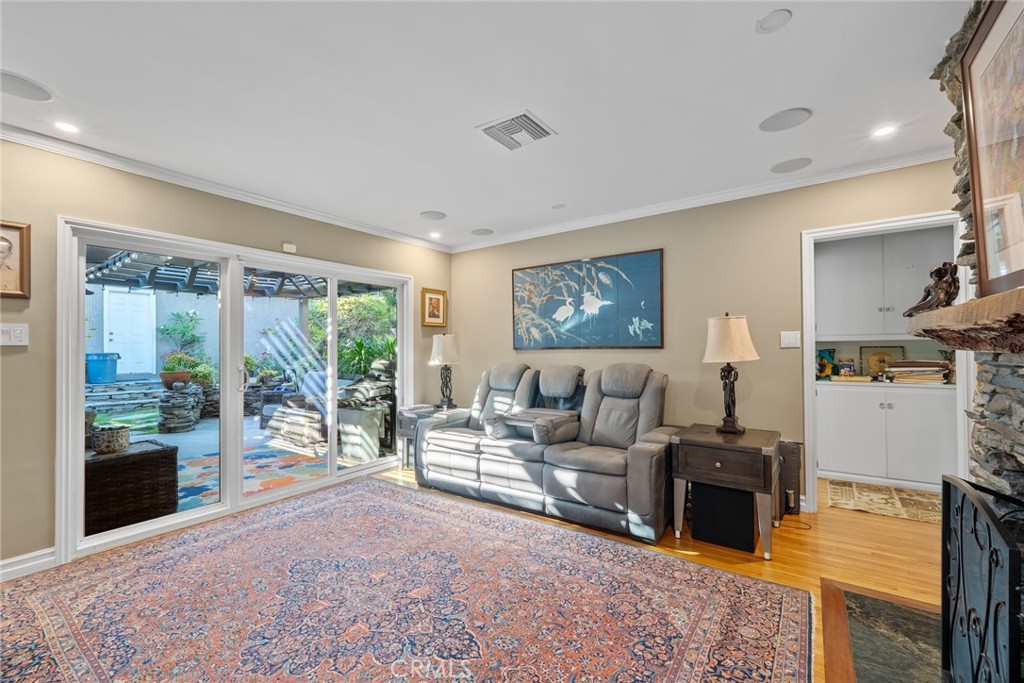 Alamitos Heights (AH) - Residential