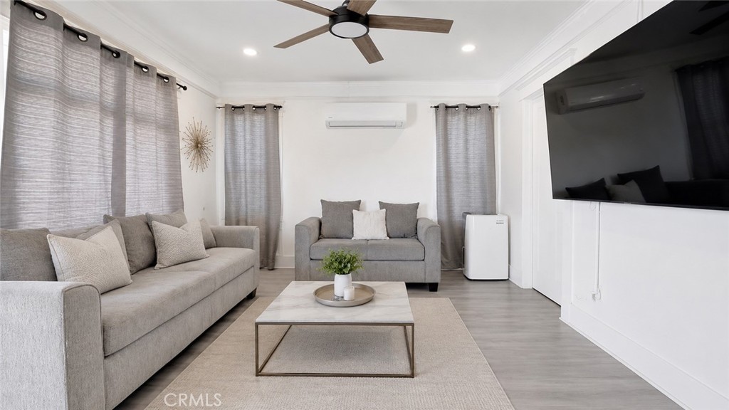 1542 W 223rd