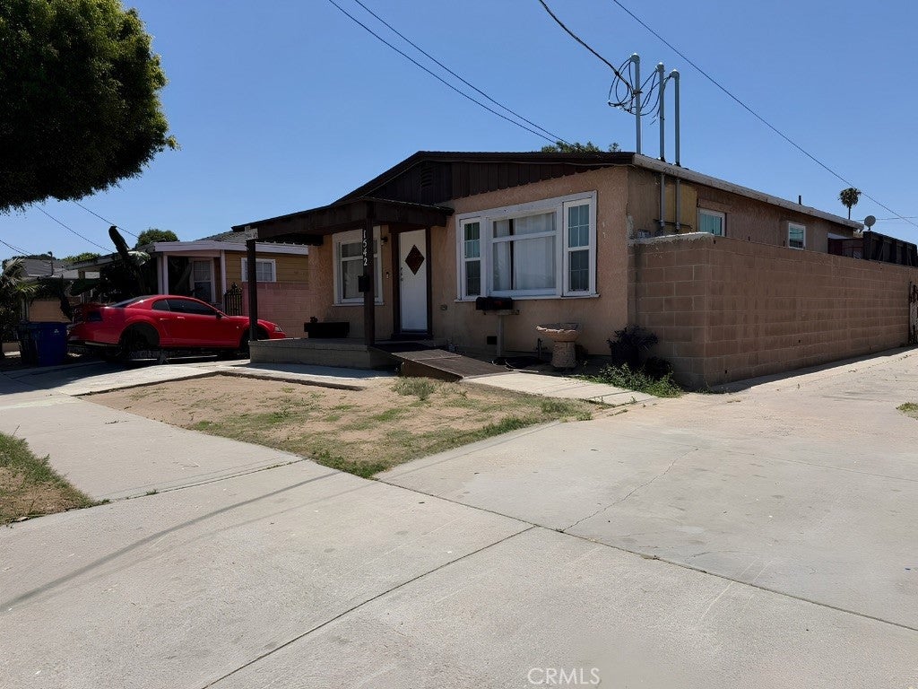 1542 W 223rd