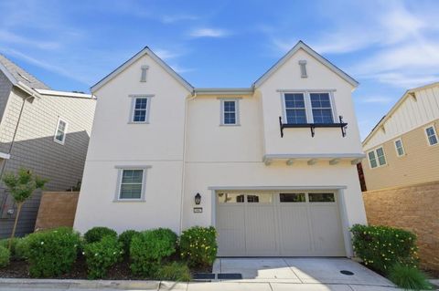 Photo of 18867 Montalvo Oaks Circle, Monte Sereno, CA 95030 (MLS # ML82043910)