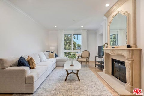 Photo of 430 N Oakhurst Drive #202, Beverly Hills, CA 90210 (MLS # 26858851)