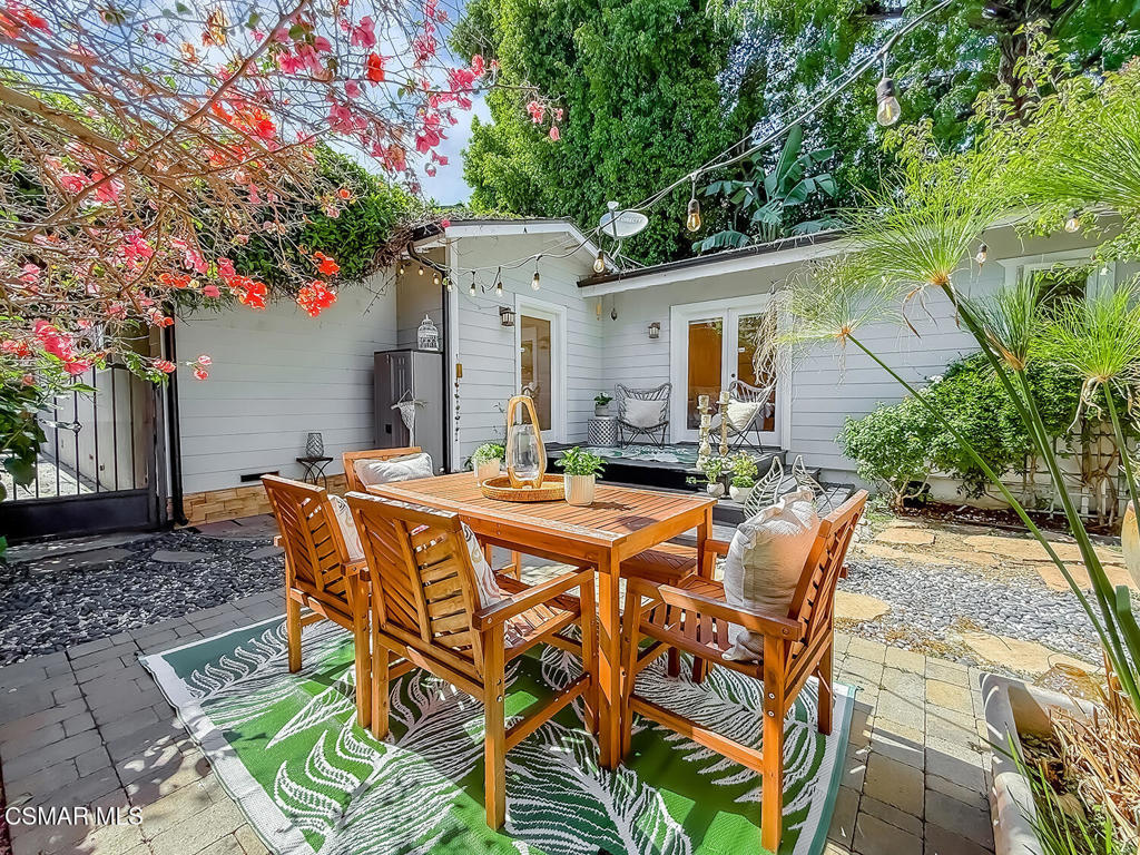 4332 Allott Avenue