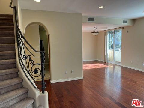 Photo of 4732 Radford Avenue #10, Valley Village, CA 91607 (MLS # 25563753) Photo of 4732 Radford Avenue #10, Valley Village, CA 91607 (MLS # 25563753)