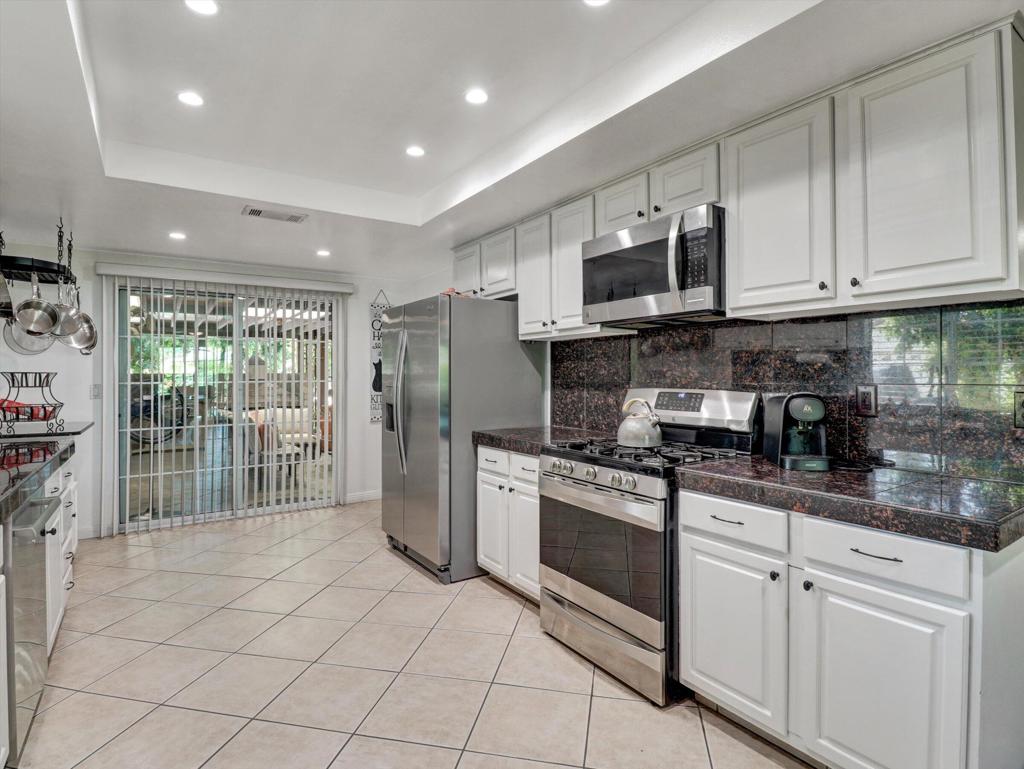 43860 carmel circle
