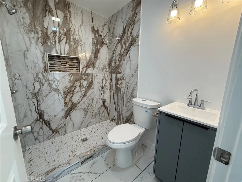 Inglewood, California 90304, United States, 3 Bedrooms Bedrooms, ,2 BathroomsBathrooms,Residential,Active,18403