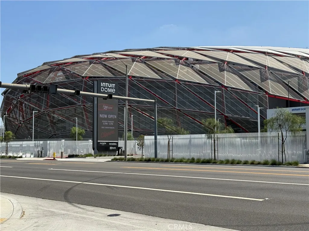 Inglewood, California 90304, United States, 3 Bedrooms Bedrooms, ,2 BathroomsBathrooms,Residential,Active,18403