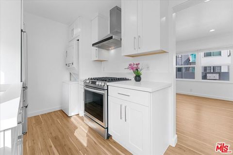 Photo of 2948 Exposition Boulevard #5, Santa Monica, CA 90404 (MLS # 25631069)