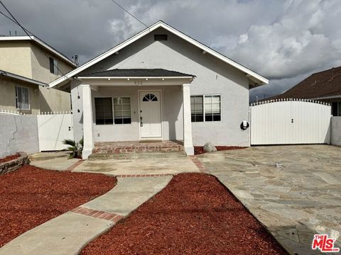 Photo of 932 W Crestwood Street, San Pedro, CA 90731 (MLS # 25617191)