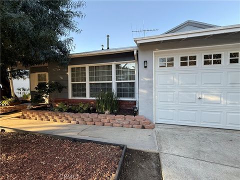 Photo of 18237 Valley Vista, Tarzana, CA 91356 (MLS # SR26012713)