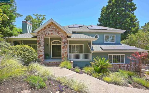 Photo of 421 Twin Oaks Ln, Walnut Creek, CA 94596 (MLS # 41116643)