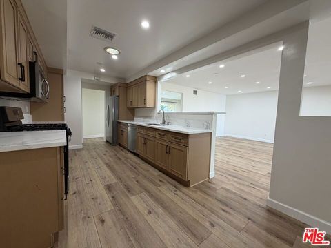 Photo of 22341 Burton Street, Canoga Park, CA 91304 (MLS # 26666195)
