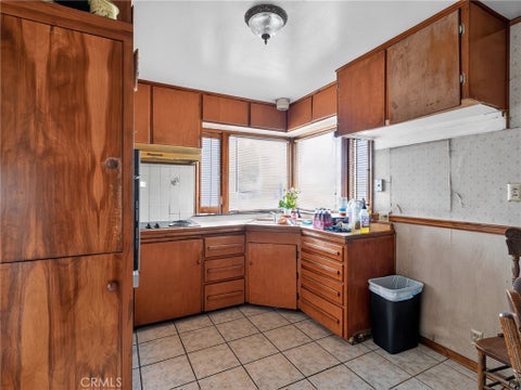 Tiny photo for 235 W Center Street, Ventura, CA 93001 (MLS # SR26130863)