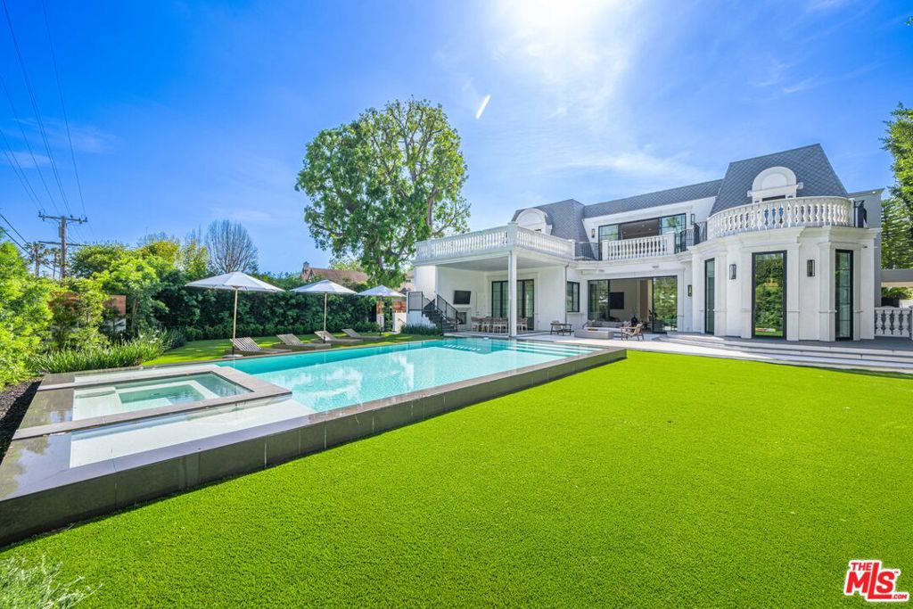 Photo of 616 N Alpine Drive, Beverly Hills, CA 90210 (MLS # 26985097)