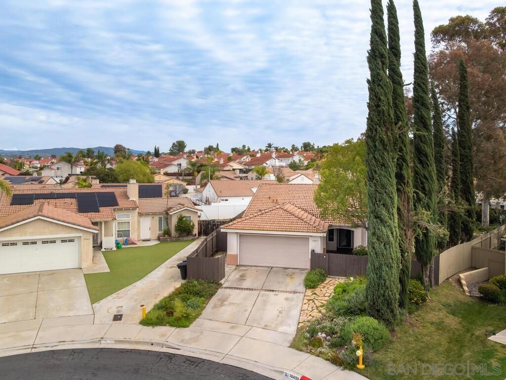 Photo of 32453 Enriqueta Cir Cir, Temecula, CA 92592 (MLS # 260004197SD)