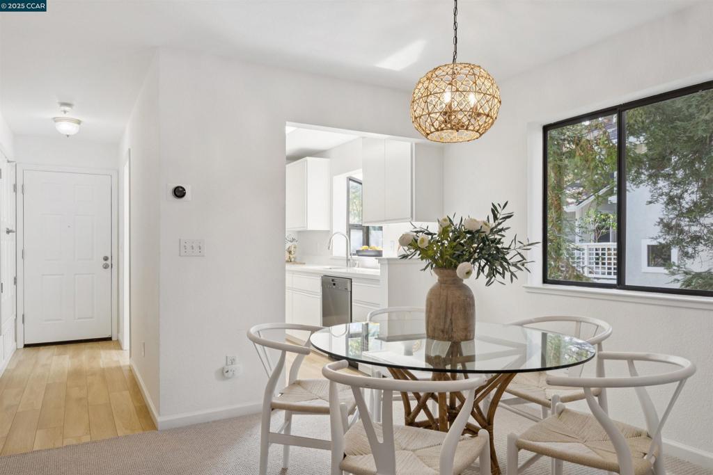 ASHFORD COURT - Residential