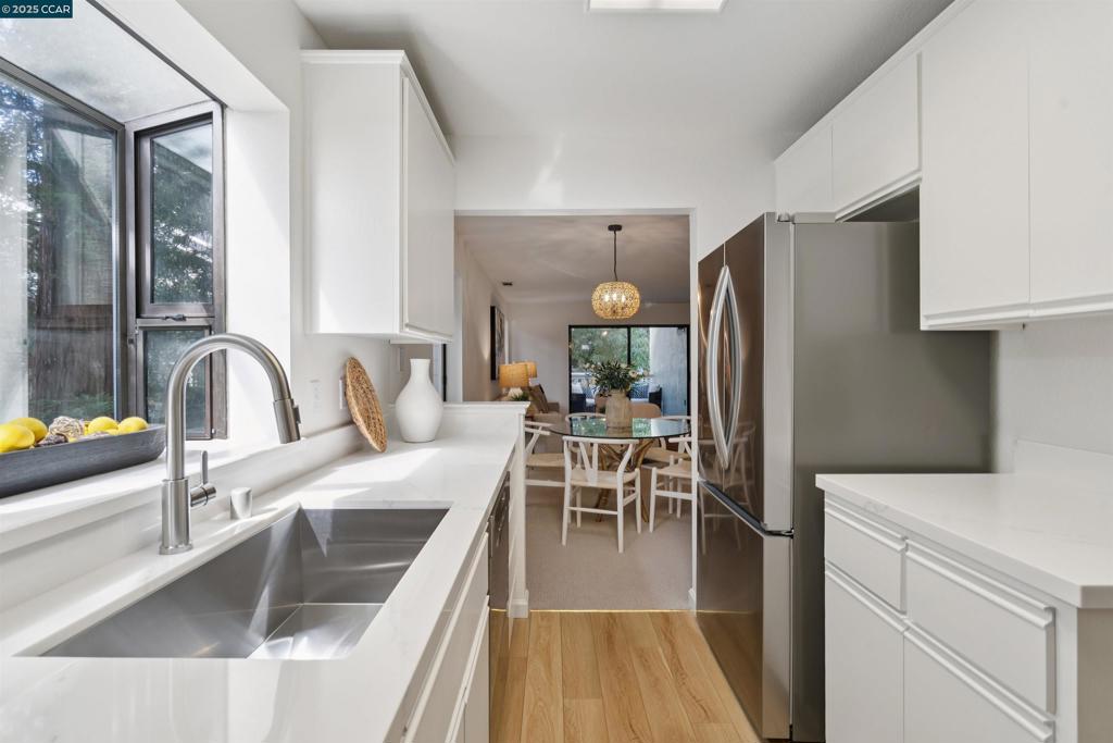 ASHFORD COURT - Residential