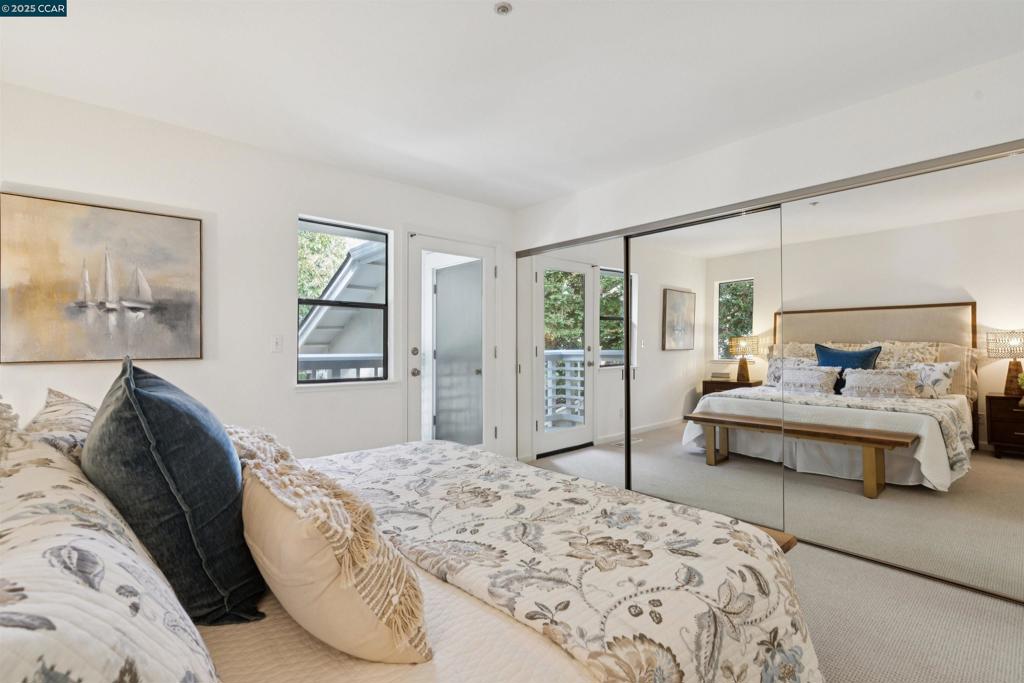 ASHFORD COURT - Residential