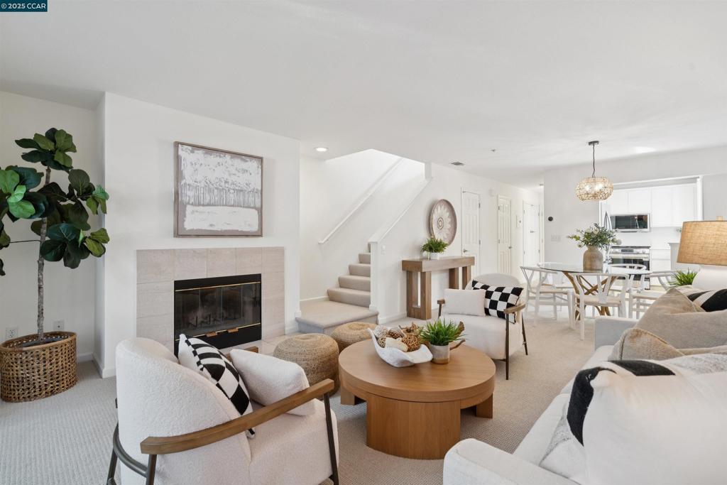 ASHFORD COURT - Residential