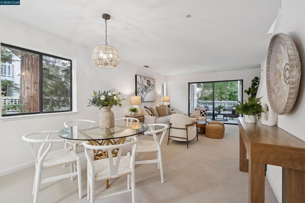 ASHFORD COURT - Residential