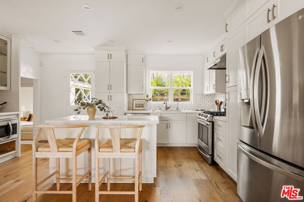 5887 W 77th Place