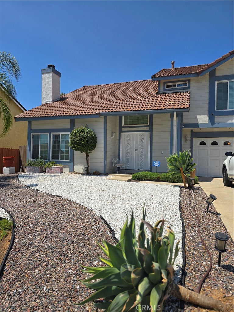 BEAUTIFUL 4 BEDROOM 2.5 BATH HOME WITH A FANTASTIC CITY AND MOUNTAIN VIEW AT THE END OF CUL-DE-SAC.