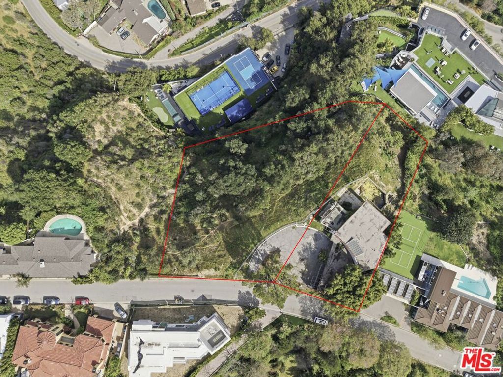 Photo of 11287 Chalon Road, Los Angeles, CA 90049 (MLS # 26664935)