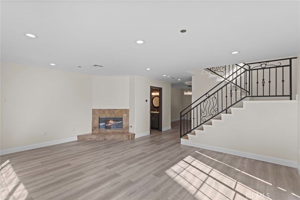 Photo of 14957 Victory Boulevard #101, Van Nuys, CA 91411 (MLS # BB25255416)