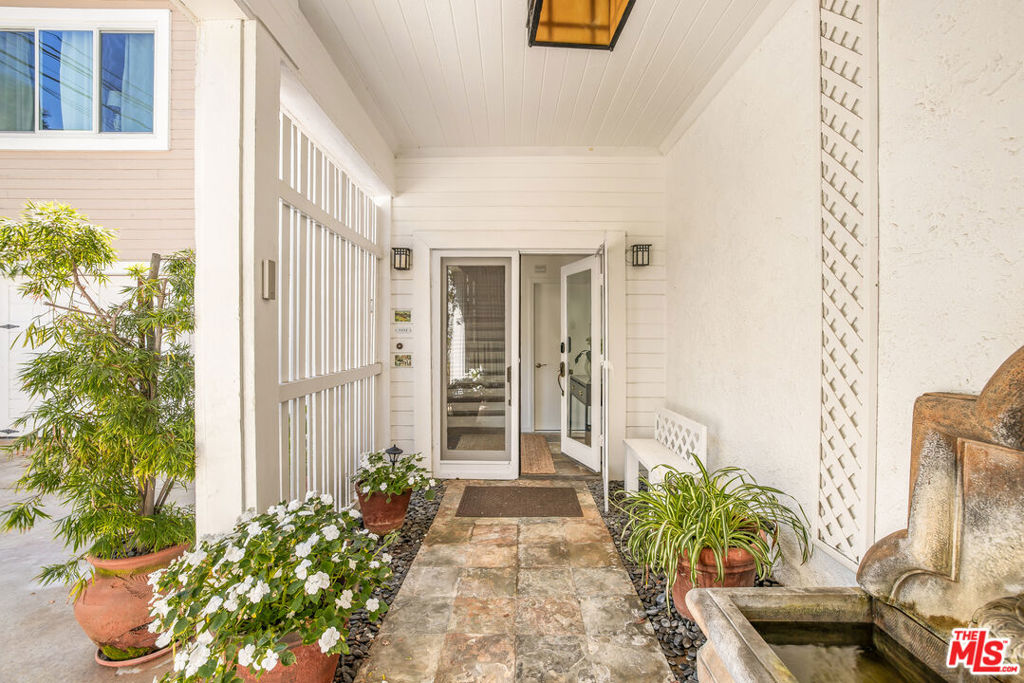 1647 N Beverly Glen Boulevard