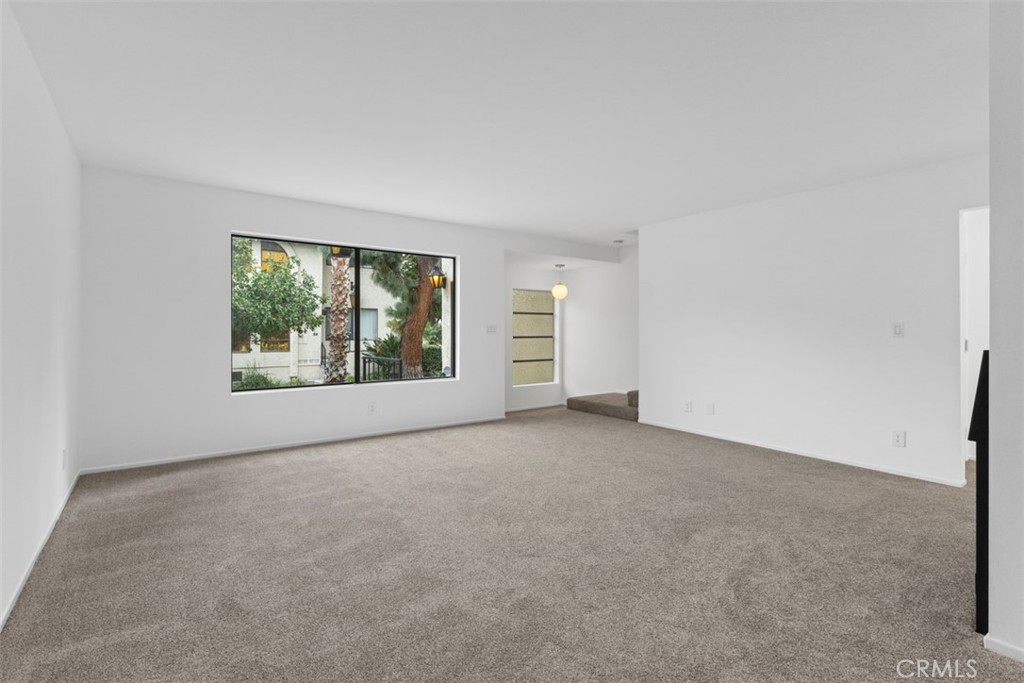 400 S Flower Street 105