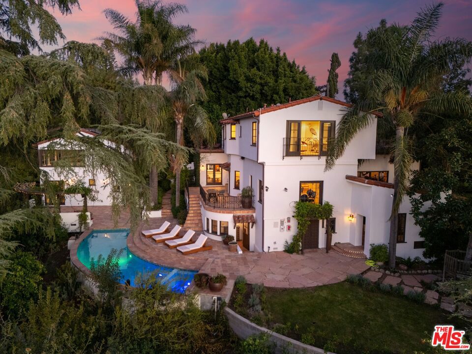3527 Wonder View Drive
