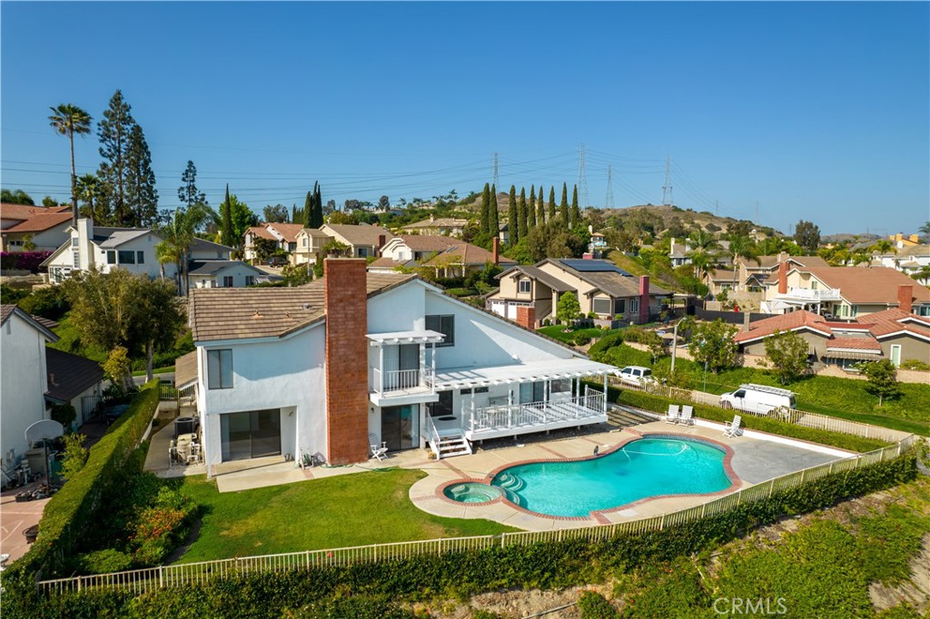 2326 N Rockridge
