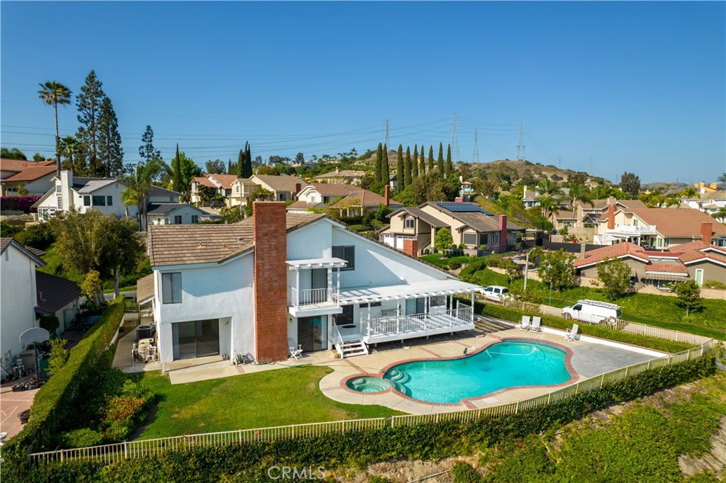 2326 N Rockridge