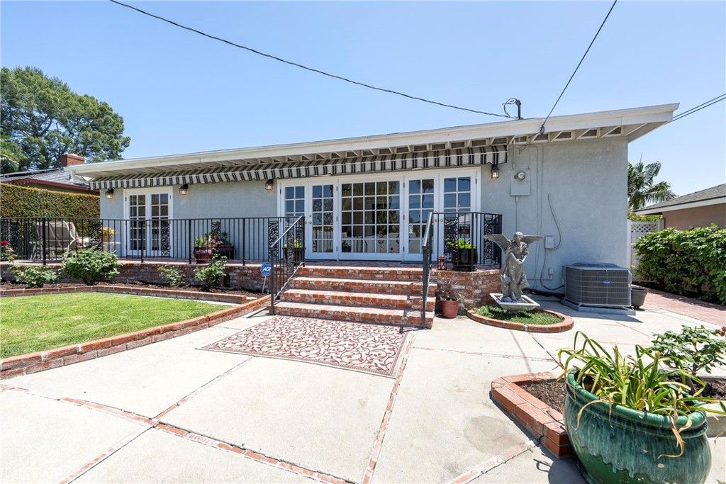 listing image 130721596343091898257